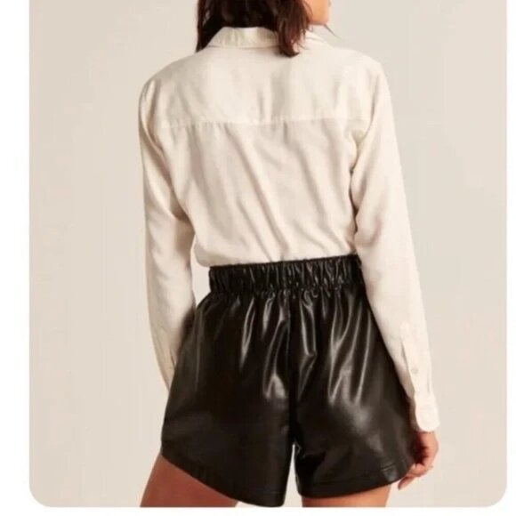 Abercrombie & Fitch Women's Vegan Leather Black Shorts NWT Size xs - Picture 3 of 7
